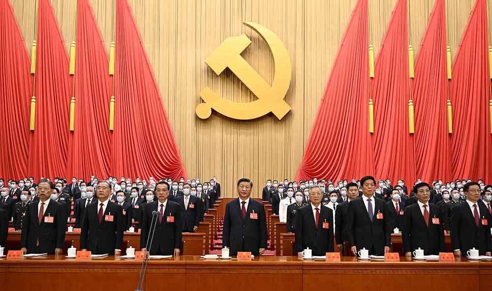 10月16日，中國共產黨第二十次全國代表大會在北京人民大會堂開幕。這是習近平、李克強、栗戰書、汪洋、王滬寧、趙樂際、韓正、胡錦濤在主席臺上。